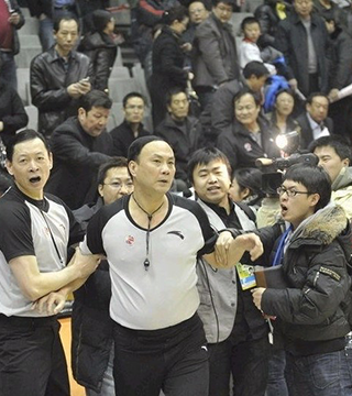 无球牵制 无球牵制